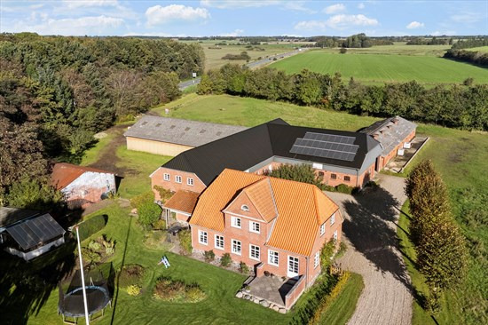 Vennemosevej 4 og 1 anden boliger er kommet til salg denne uge i Tønder - se boligerne her.