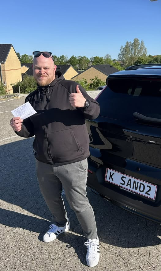 Kenneth Sand Køreskole ønsker Christian tillykke med bestået køreprøve i første forsøg