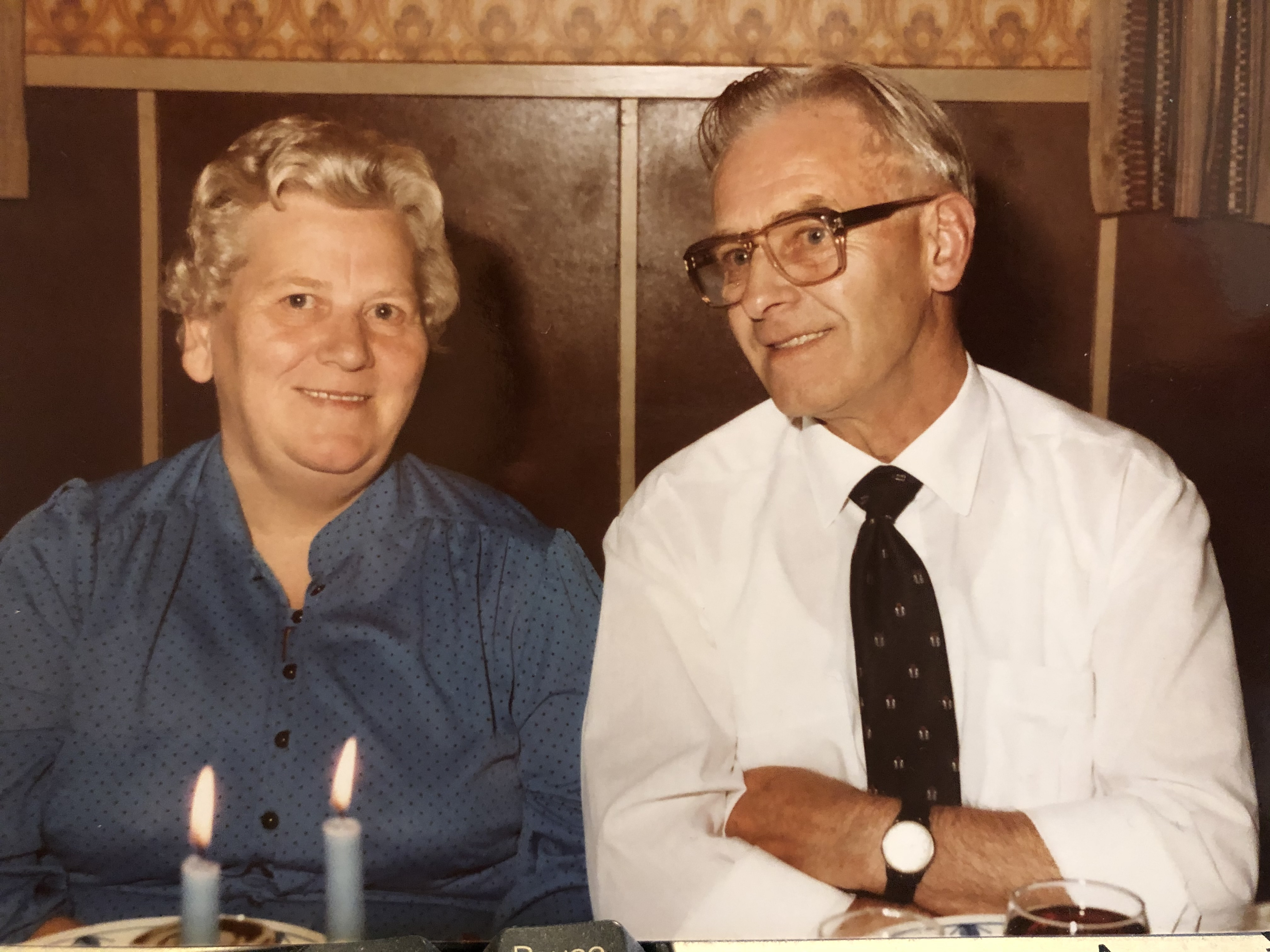 Mindeord - Elisabeth "Lis" Bach