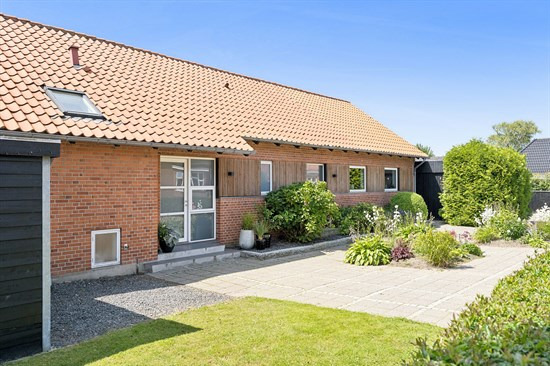 Skolevej 8 og 2 andre boliger er kommet til salg denne uge i Ringkøbing - se boligerne her.