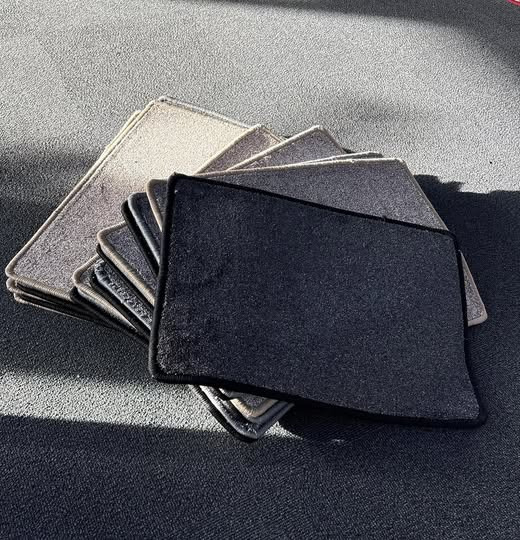 Viborg Gulvforum støtter lokalt med donation til Løgstrup Idrætsforening