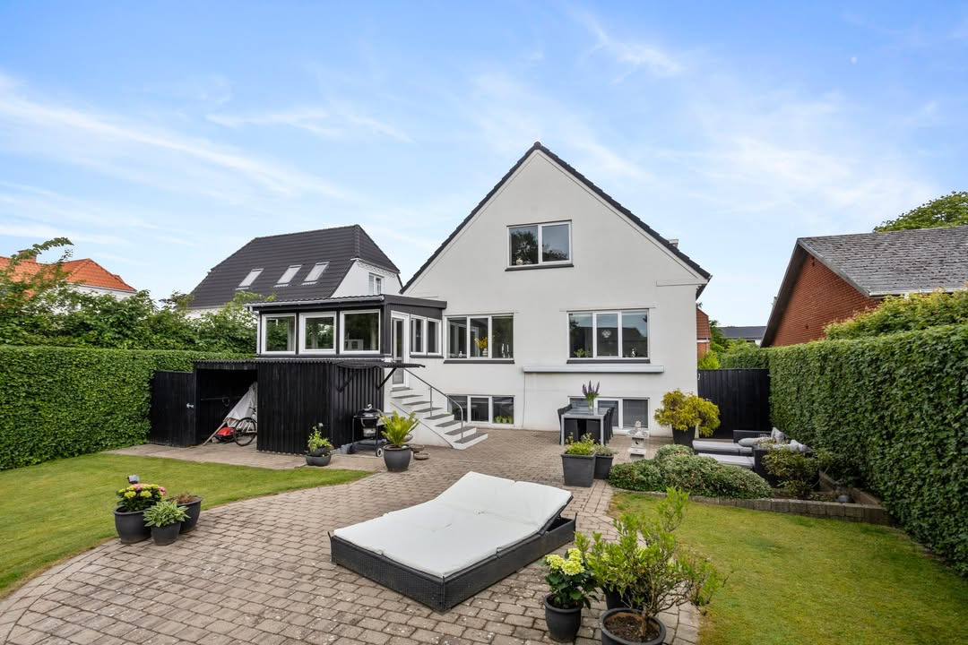 Mæglerhuset Brønderslev sænker prisen på centralt beliggende villa i Brønderslev