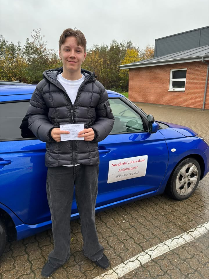 Nørgaards Køreskole fejrer endnu en ny bilist fra Pandrup/Nr. Halne