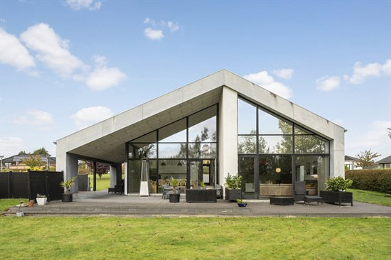 Kirsebærhaven 55 og 2 andre boliger er kommet til salg denne uge i Ullerslev - se boligerne her.