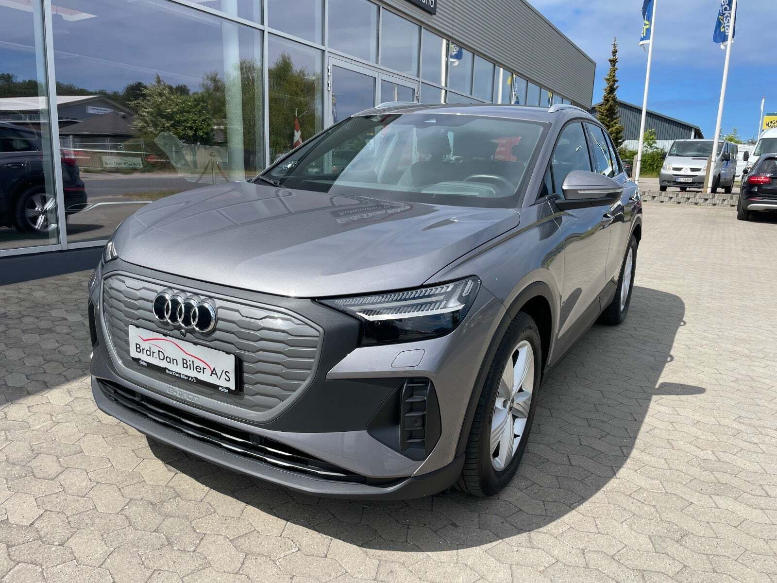 Pris op til 299.895 kr! Se de dyreste biler til salg i Hundested