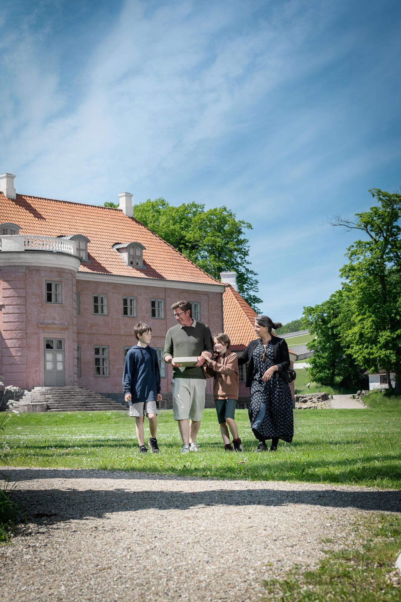 Tag på udendørs gådejagt ved Moesgaard