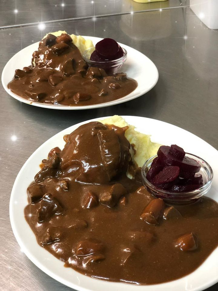 Kiosk & Bistro ved Shell Ekspress Mariagervej åbner køkkenet kl. 11:30 - bestil også via Wolt og Just Eat