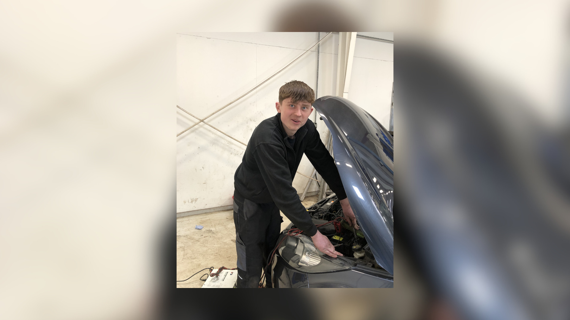 Mød Mathias: Passioneret lærling hos Kerteminde Auto