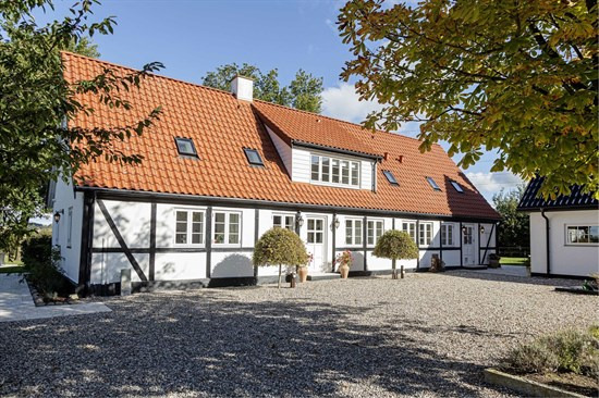 Drømmer du om luksus? Se Næstved kommune dyreste bolig til 9,5  mio. kroner på Tolsbjergvej 7, Lille Tvede og flere topadresser!