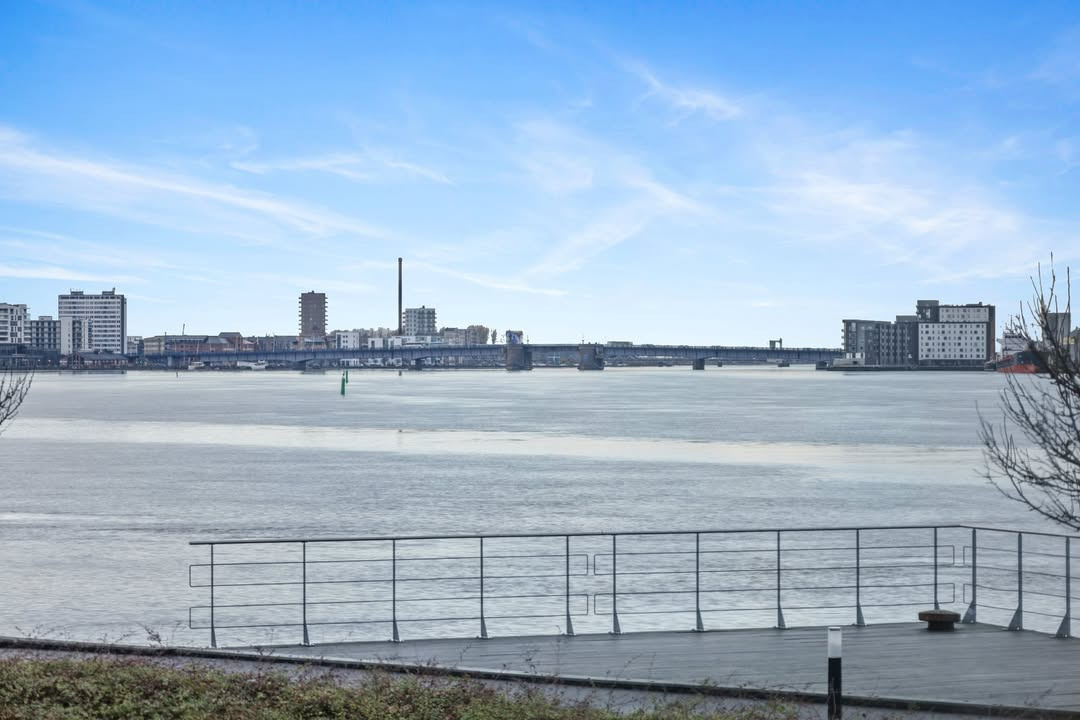 Mæglerhuset Aalborg tilbyder prisnedsat lejlighed med fjordudsigt