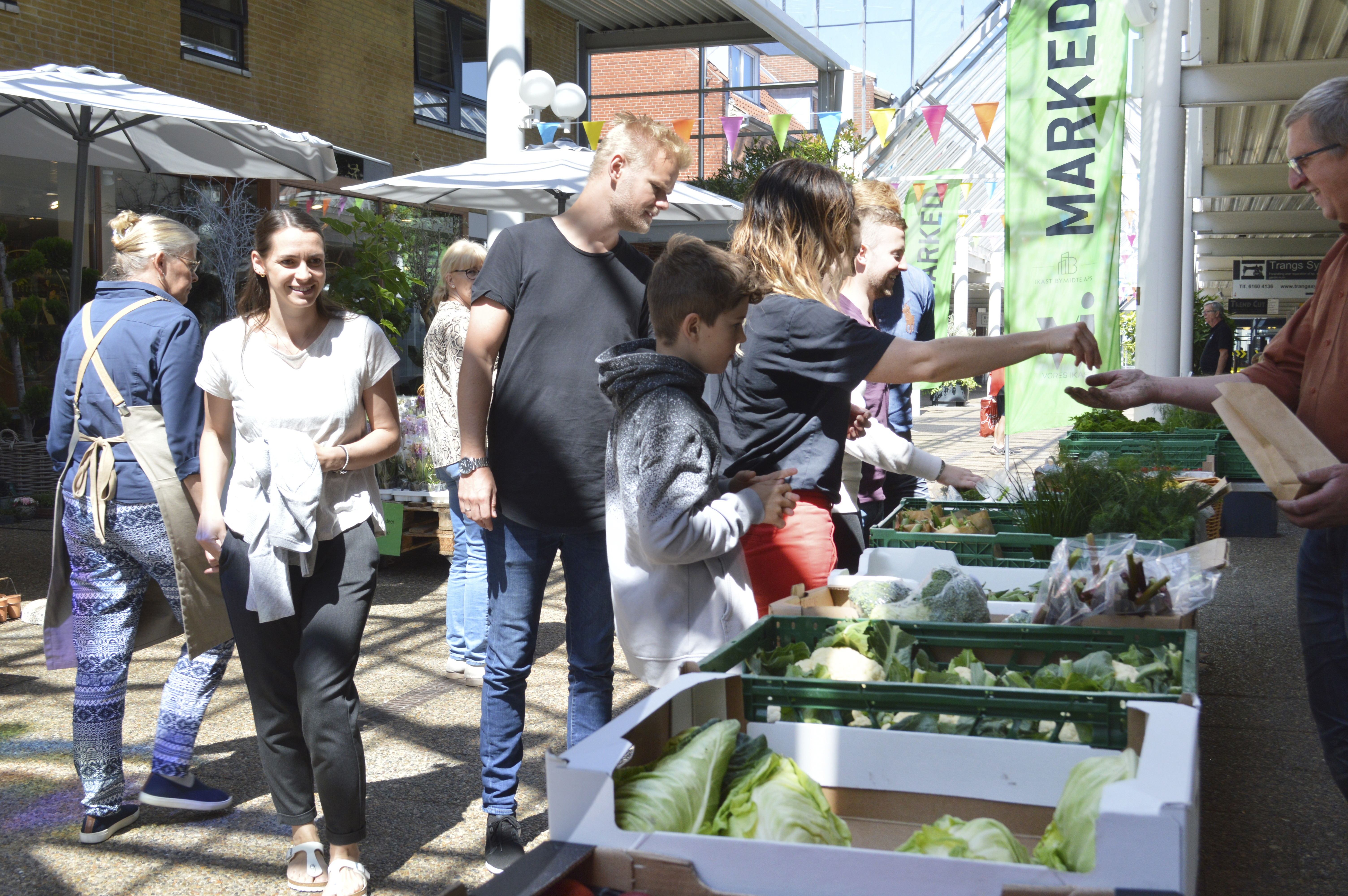 Oplev det lokale fredagsmarked med et strejf af jul i Ikast