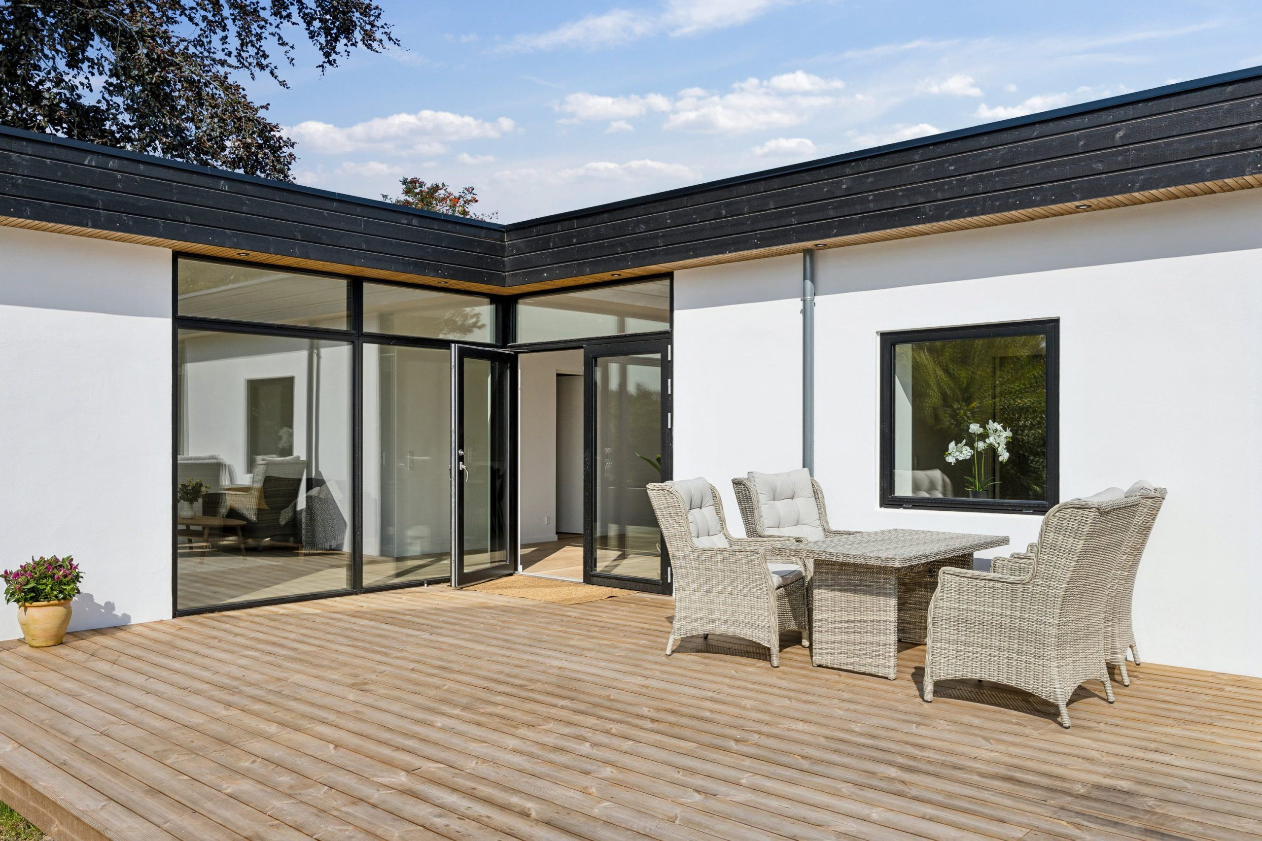 Netop kommet til salg: Svalevænget 1 en af Viby Sjællands dyreste adresser