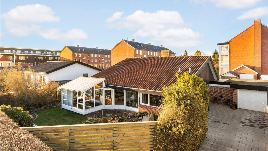 Til salg hos EDC DANEBO: Velbeliggende 1-plansvilla