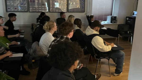 Jule-hurtighold hos Wandmose Køreskole: Tag kørekort hurtigt og sikkert – juleprisen gælder året ud