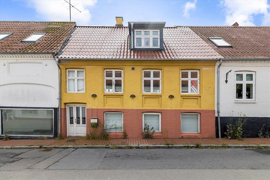 Rønnevej 58 er til salg for kun 295.000 kr.: Se de billigste boliger til salg i Aakirkeby her