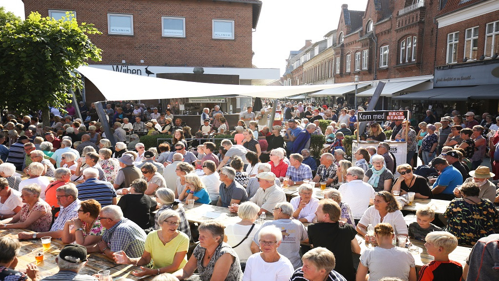 ByNight med Båndsalat i Nykøbing: Oplev musik og markedsstemning