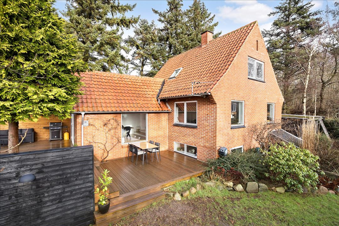 Til salg hos EDC Hurup Thy: Indbydende 1 1/2 plans villa nær skoven