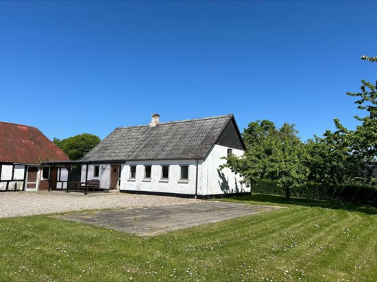 Klejsgårdvej 10 er til salg for kun 495.000 kr.: Se de billigste boliger til salg i Juelsminde her