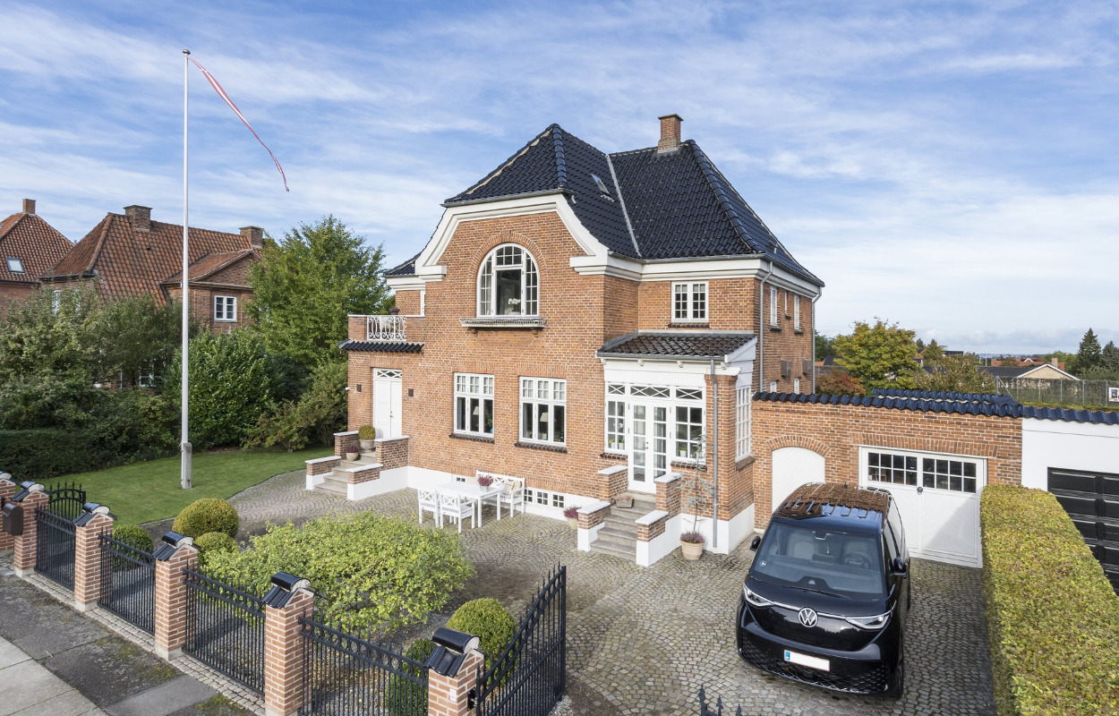 En unik bolig på én af Roskildes mest eftertragtet adresser