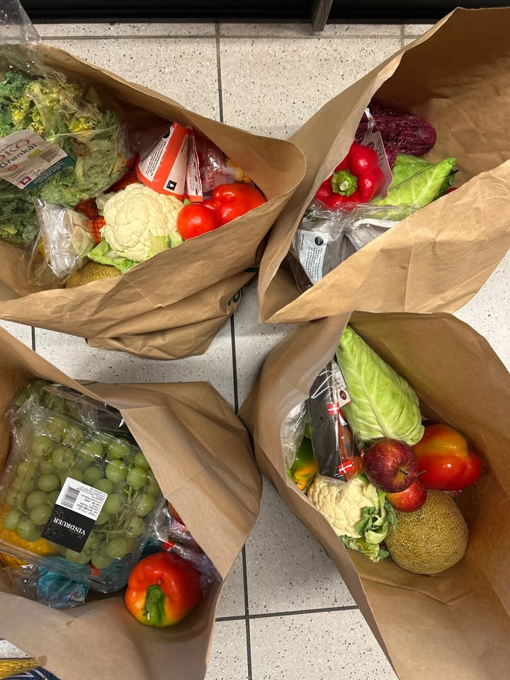 Min Købmand i Asp melder udsolgt af frugt og grønt poser inden kl. 18.00 i dag