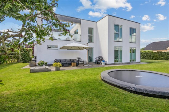 Top 6 over dyreste boliger til salg i Vadum. Priser op til 7.995.000 kr
