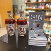 Eksklusivt tilbud fra Lahvino Wine & Spirits: Rivo Sloe Gin og gin-bog for kun 200 kr.