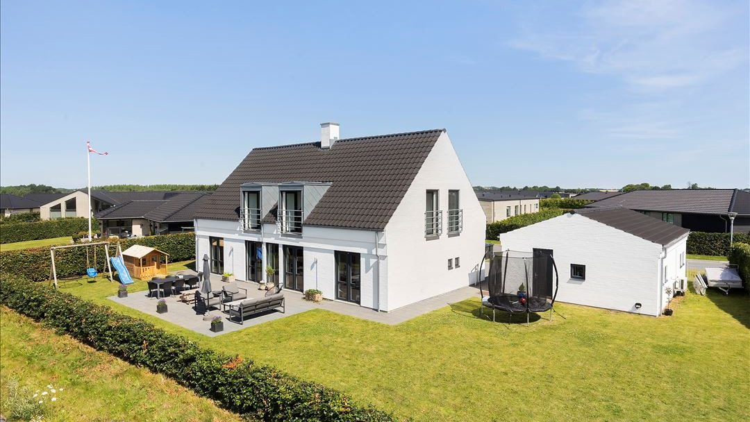 Til salg hos EDC DANEBO: Gennemtænkt udsigtsvilla