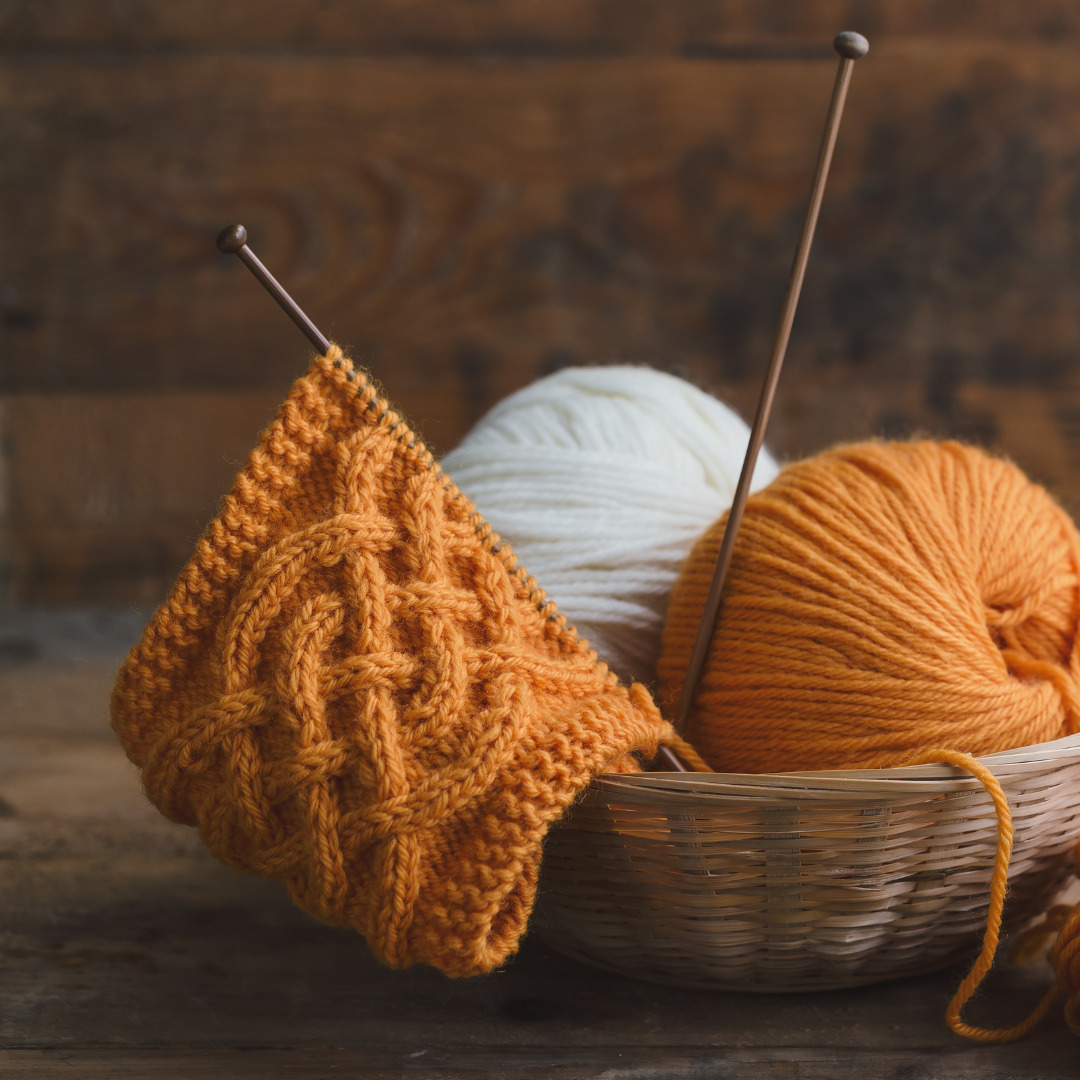 Strikkeaftener i Roskilde: Kreativ hygge på Café Selvskab