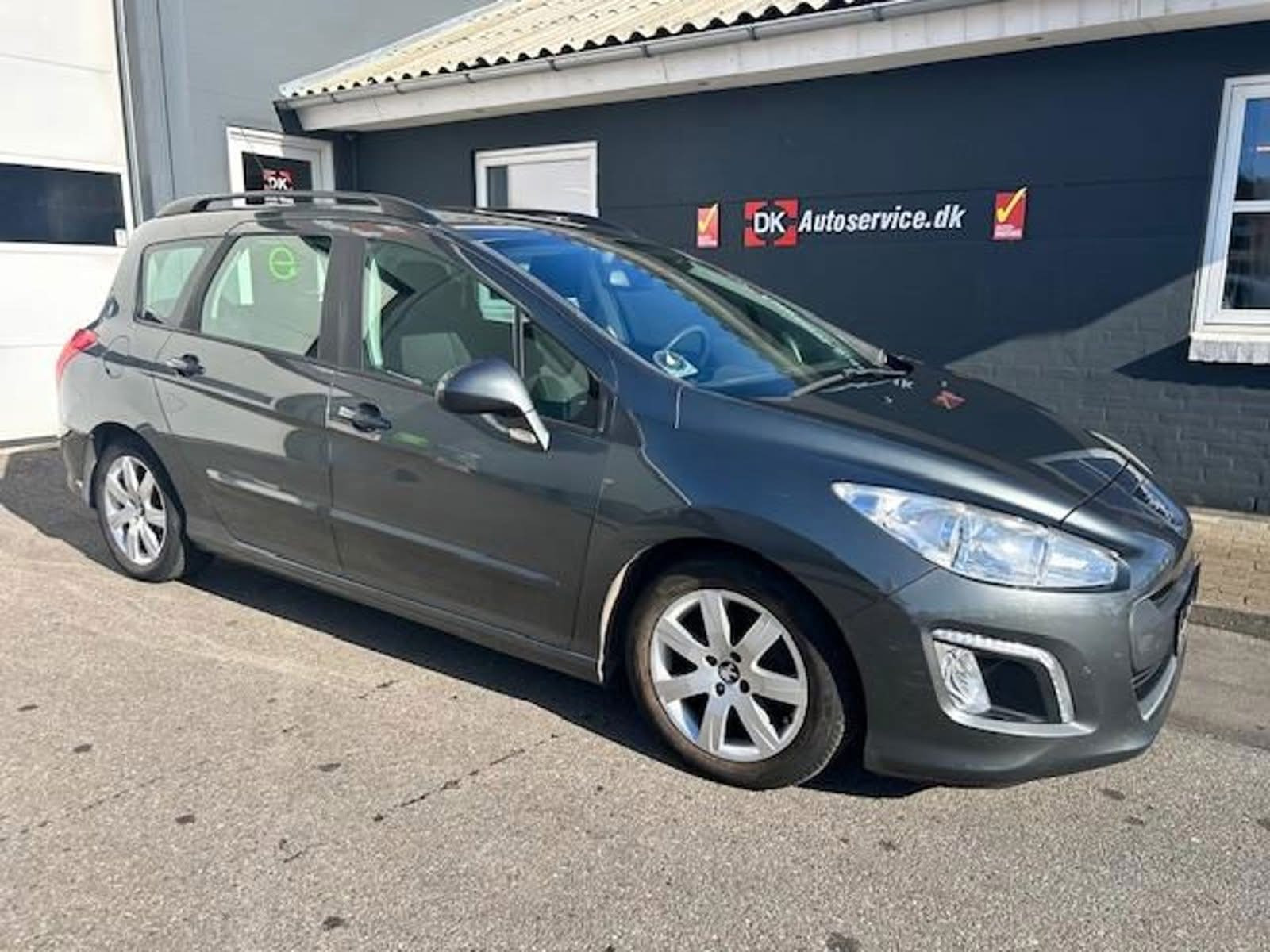 DK Autoservice præsenterer: Spar penge med en komfortabel Peugeot 308