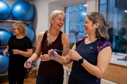 Fokus Folkeoplysning tilbyder styrketræning for 50+ med start i september 2025