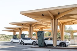 Clever opfører stor ladestation ved Næstved Storcenter