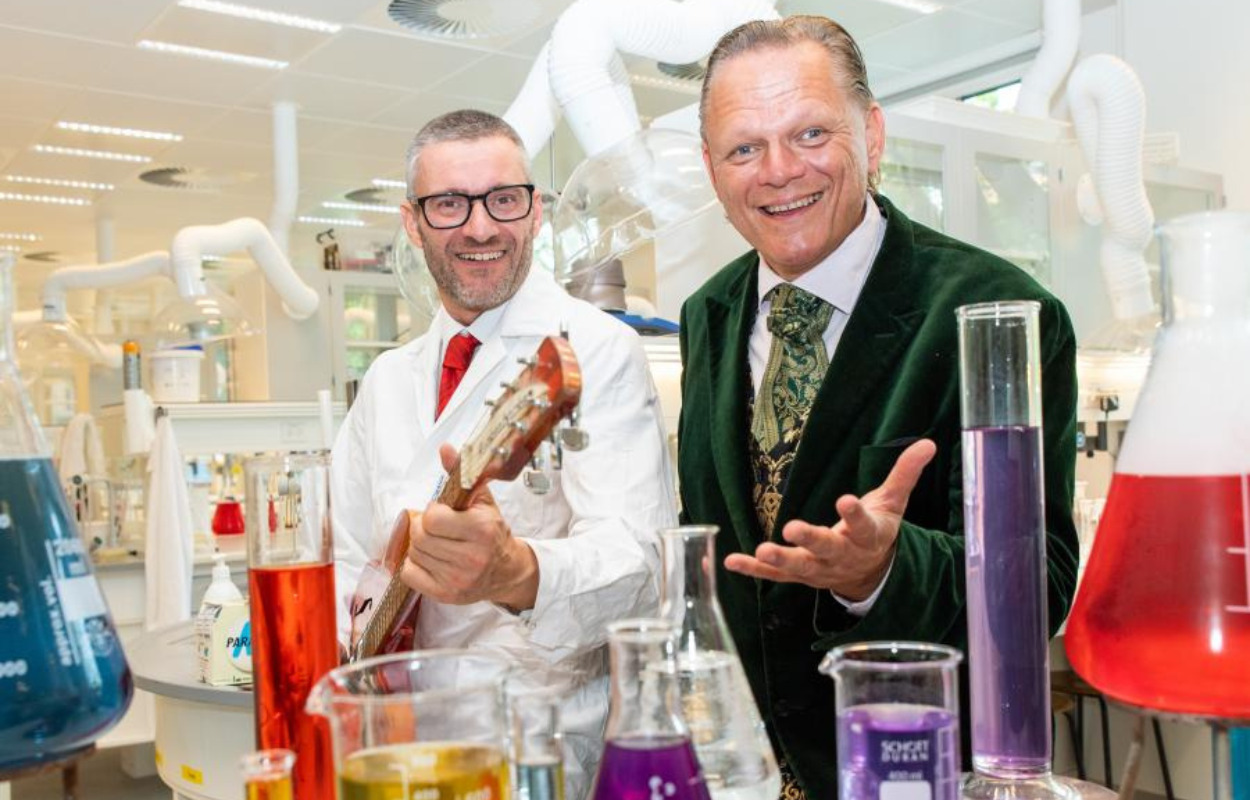 Sigurd Barrett fortæller om naturvidenskab