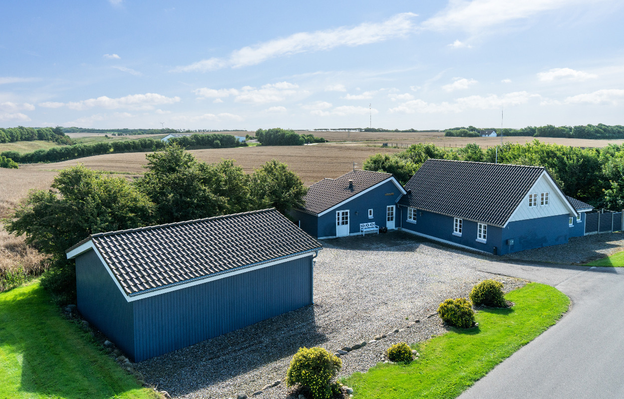 Skøn renoveret villa på landet