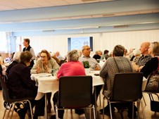 Fællesspisning for ældre i Hammel Idrætscenter