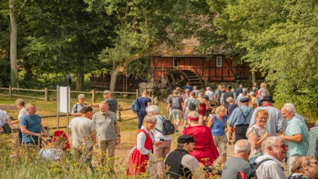 Frilandsmuseet Hjerl Hede trodser vejret: Stigning i besøgstallet denne sommer
