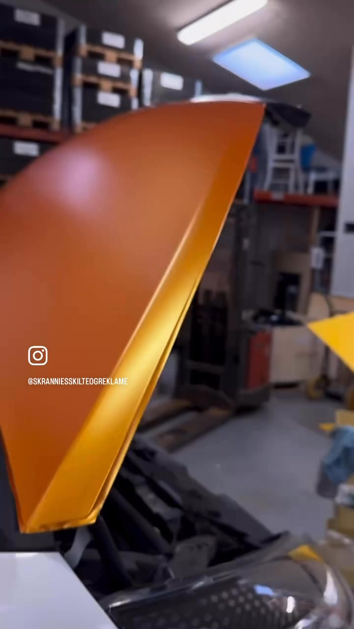 Skrannies Skilte & Reklame ApS: travl torsdag på Tigervej med spejdere, bildekoration og LED-skærme