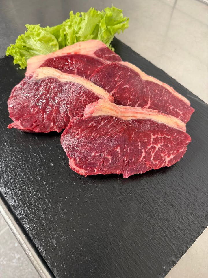 Frederiksberg Kødforsyning tilbyder nytårs tilbud på højrebsbøffer og oksefilet