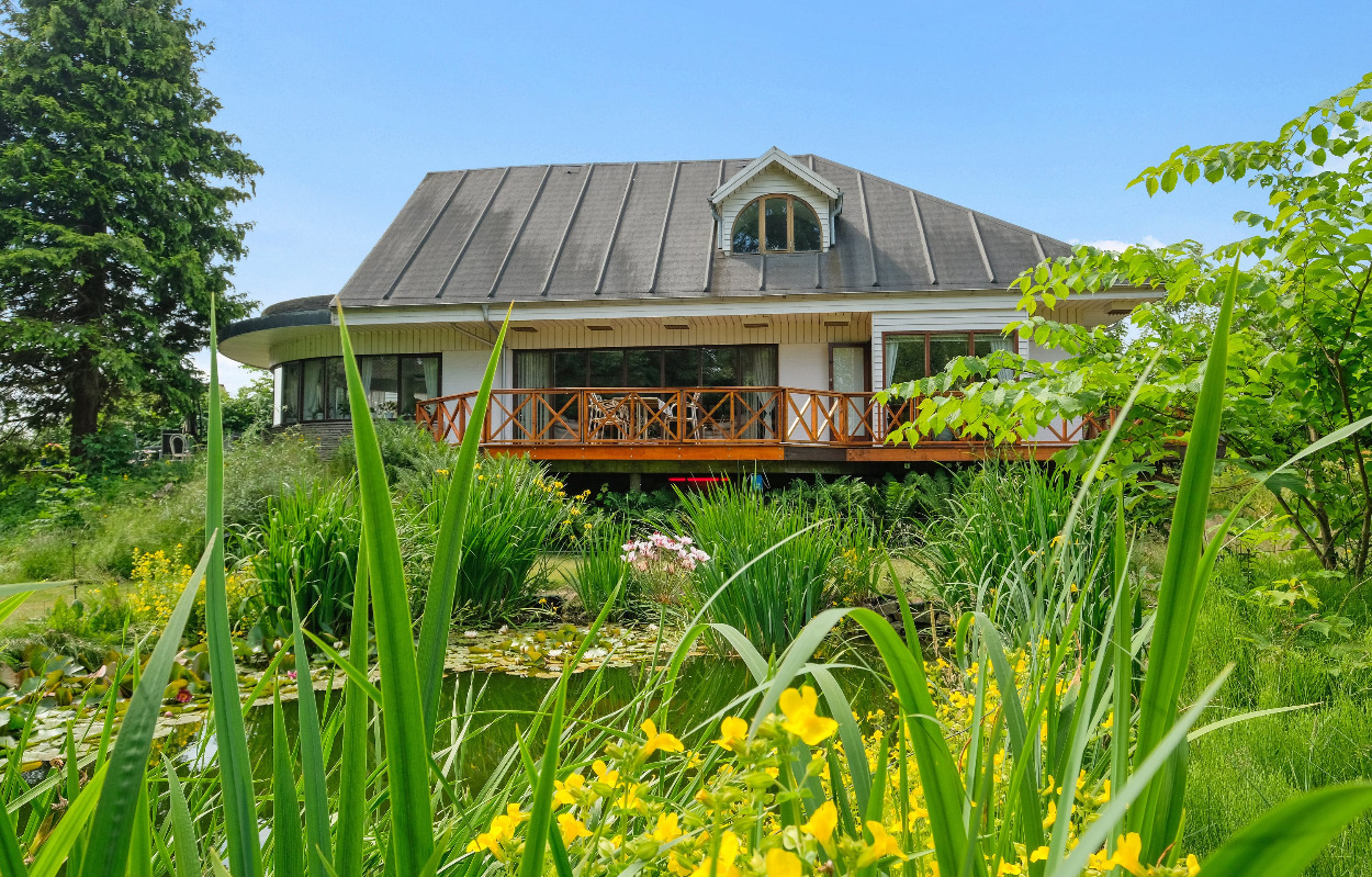 Unik ejendom i fredelige omgivelser i Hedensted