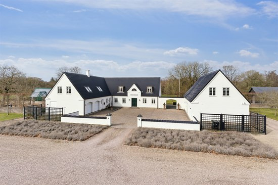 Luksusbolig netop kommet til salg i Bjerringbro: Se hvad du skal smide for Bjerringbros dyreste adresser her