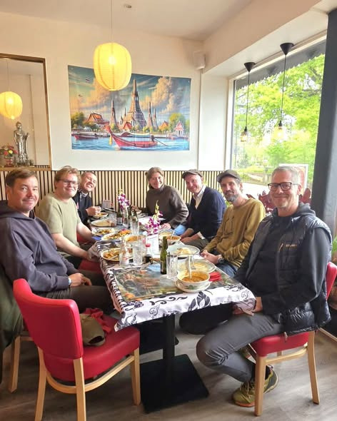 Restaurant Amsuwans takker Rune Klan og hele holdet fra Tabu for besøget