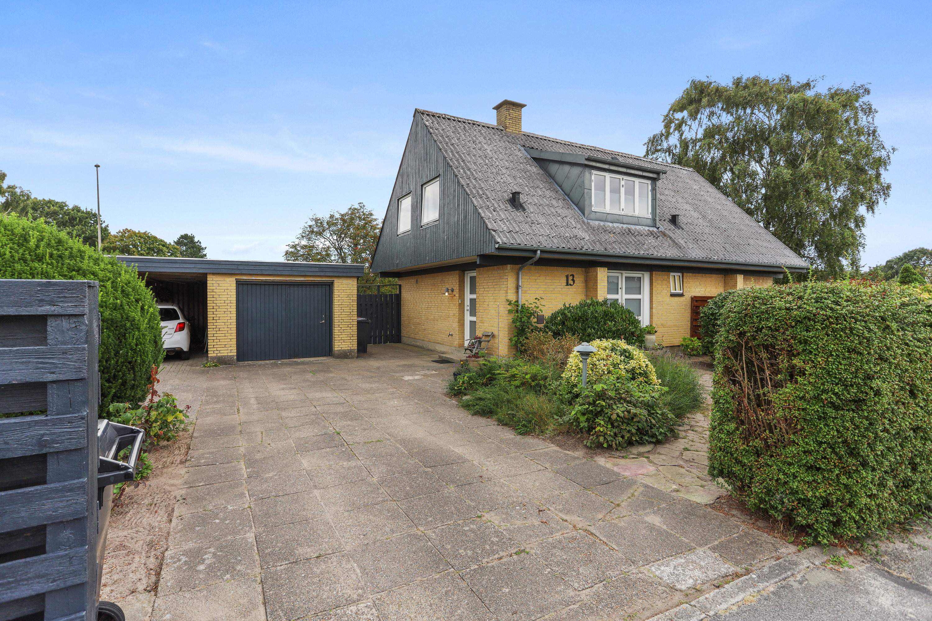 Til salg hos Mæglerhuset: Velholdt villa med stor grund i Vodskov