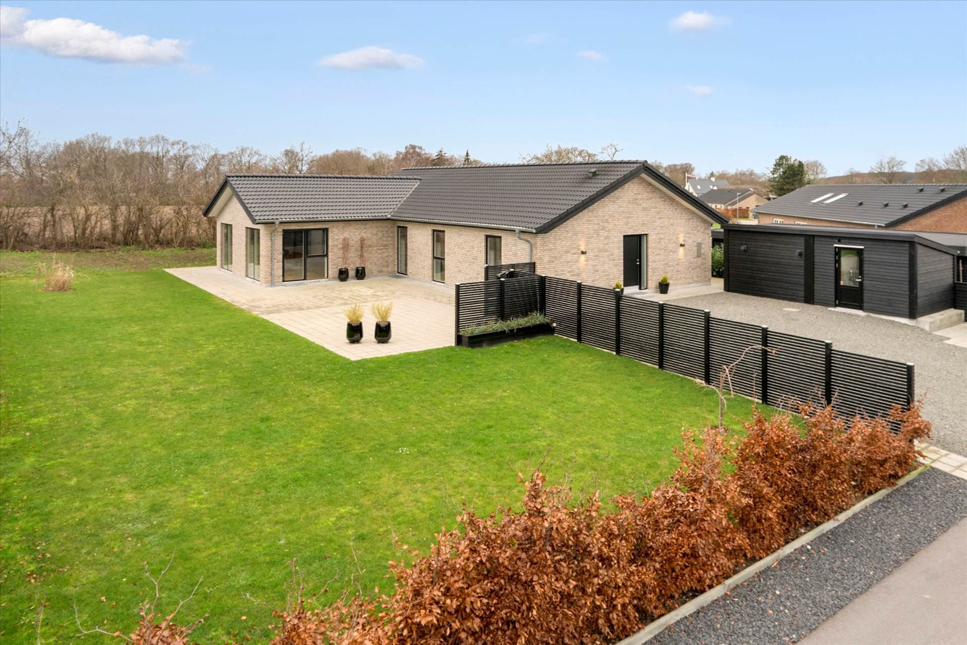 Drømmer du om luksus? For 4,2  mio. kroner er Hjortholmsvej 26 kommet til salg - Se den og de dyreste boliger til salg her