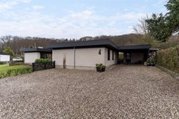 Indflytningsklar arkitektinspireret bolig i Laurbjerg