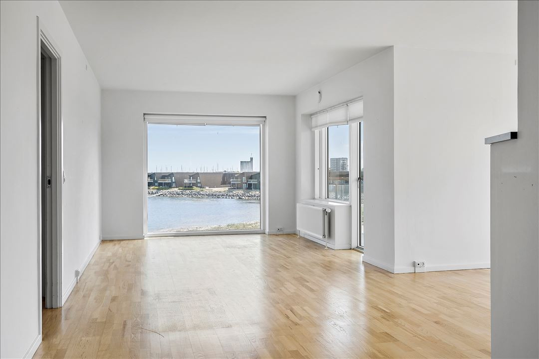 Til salg hos EDC Ejen­doms­grup­pen Struer: Lys med skøn udsigt til fjorden