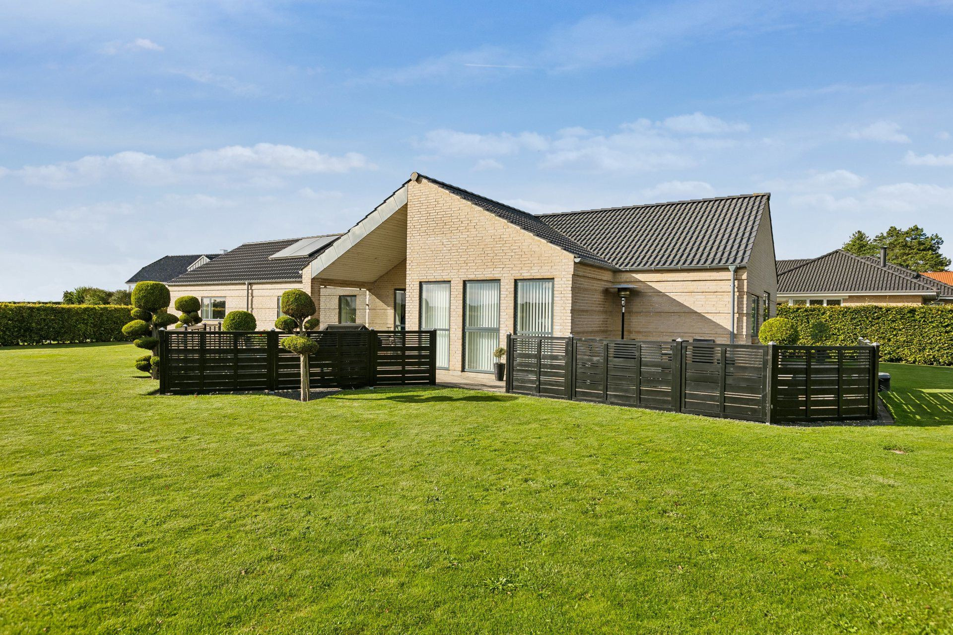 Eksklusiv bolig for 2,9  mio. kroner er netop kommet til salg i Munkebo - Se den og de dyreste boliger her