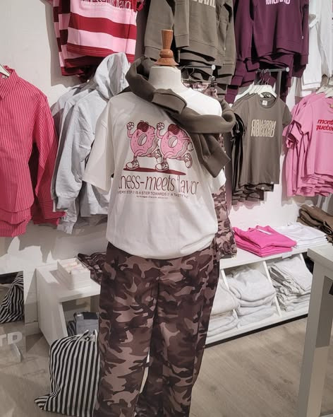Børneshoppen Brønderslev har fået nye varer til teenagepigers garderobe