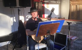 Sommeraftener med grill og musik hos Læsø Slagteren