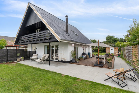 Indflytningsklar og renoveret villa i børnevenligt kvarter