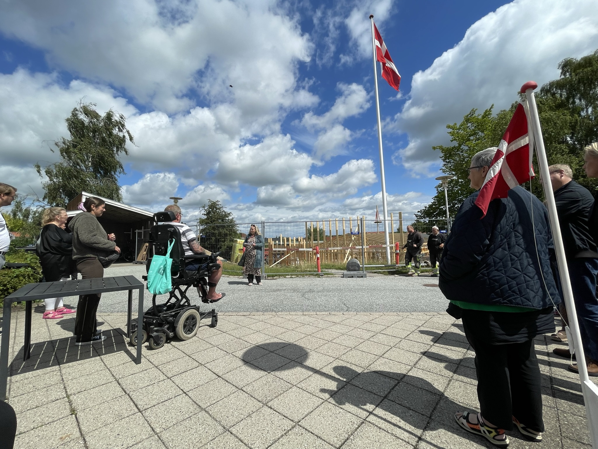 Nye handicapboliger fejret med rejsegilde