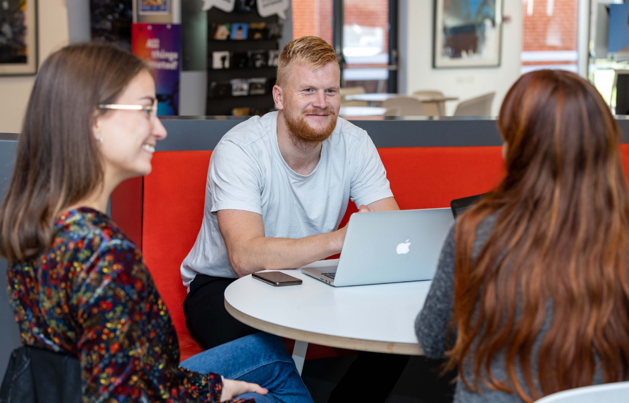 Fysisk åbent hus er tilbage: Kom på besøg hos VIA i Viborg 22. februar